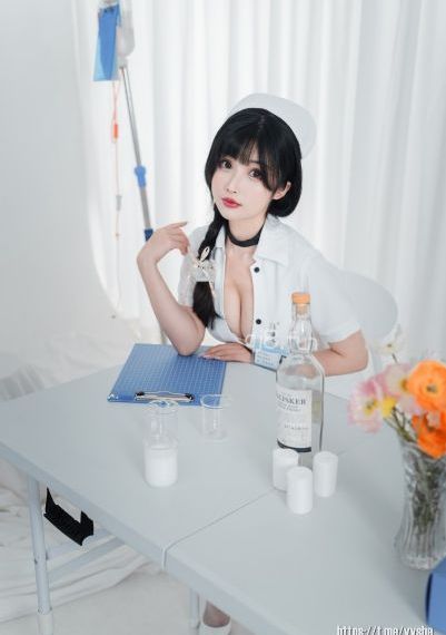 图鬼六红蔷薇夫人