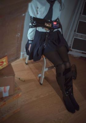 安娜女秘书